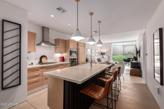 4737 N Scottsdale Rd Scottsdale, AZ 85251