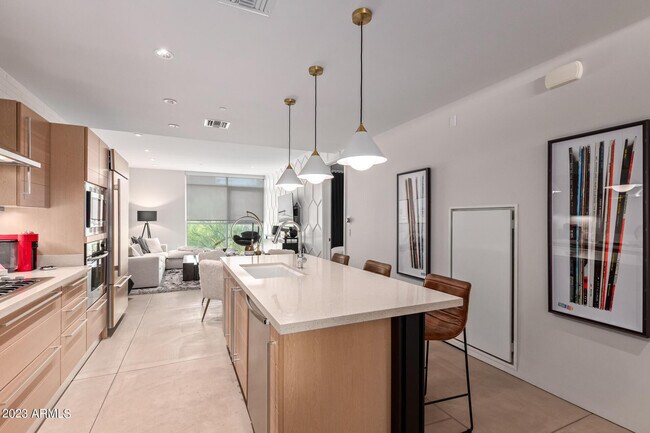 4737 N Scottsdale Rd Scottsdale, AZ 85251 photo 2
