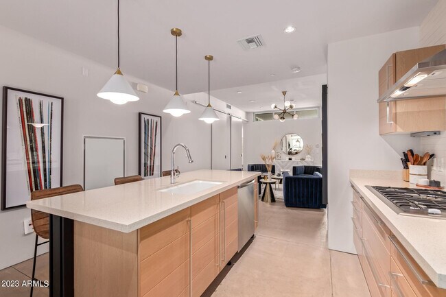 4737 N Scottsdale Rd Scottsdale, AZ 85251 photo 4