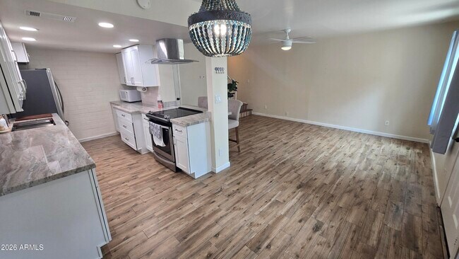 4236 N 81st St Scottsdale, AZ 85251 photo 2