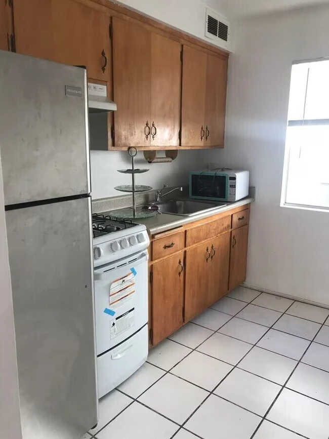 2140 California St Concord, CA 94520 photo 3
