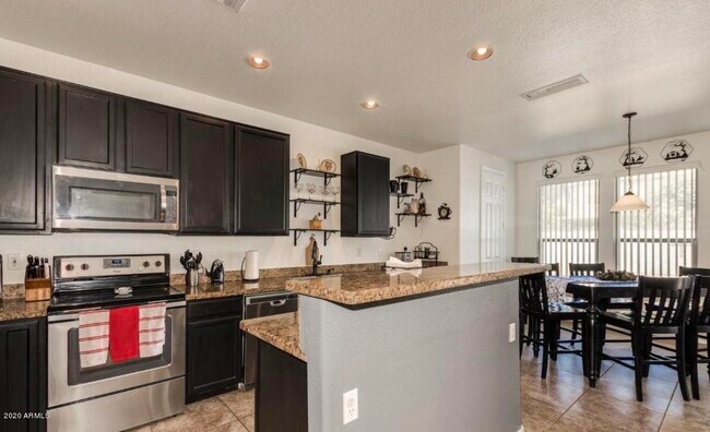 14982 W Columbine Dr Surprise, AZ 85379 photo 4