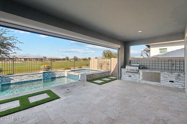 11138 N San Clemente St Surprise, AZ 85388 photo 4