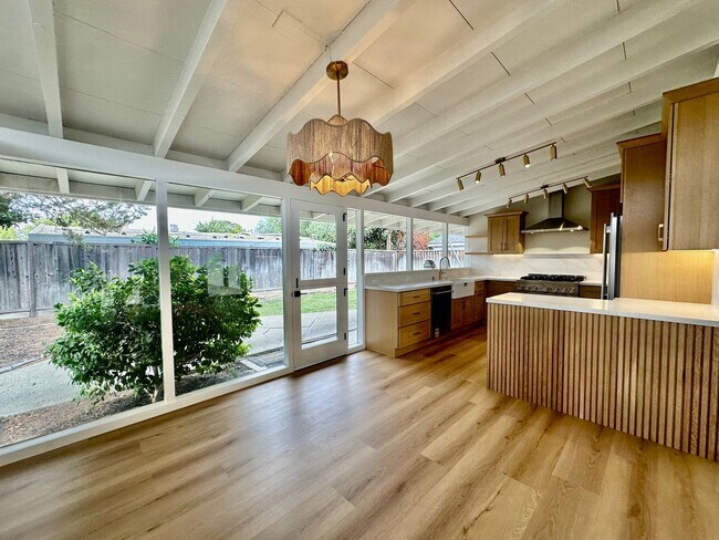 3081 McKinley Dr Santa Clara, CA 95051 photo 5