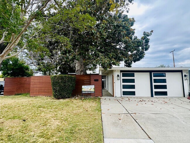 3081 McKinley Dr Santa Clara, CA 95051 photo 2