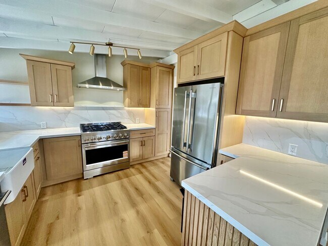 3081 McKinley Dr Santa Clara, CA 95051 photo 4