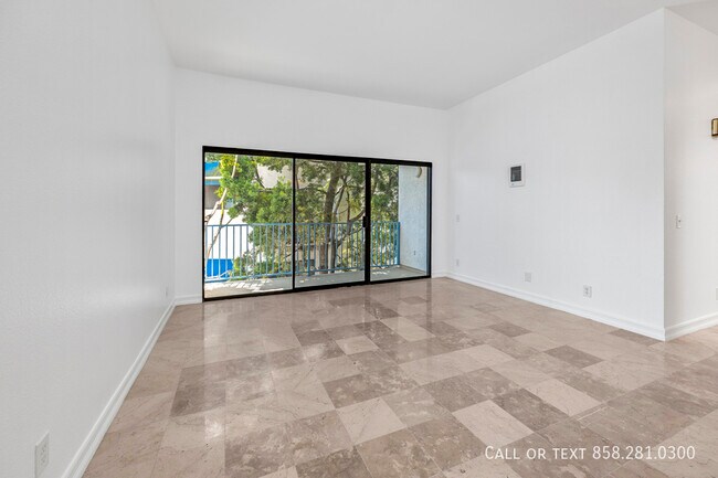 8324 Regents Rd San Diego, CA 92122 photo 2