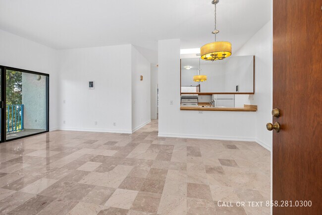 8324 Regents Rd San Diego, CA 92122