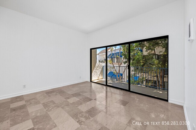 8324 Regents Rd San Diego, CA 92122 photo 4