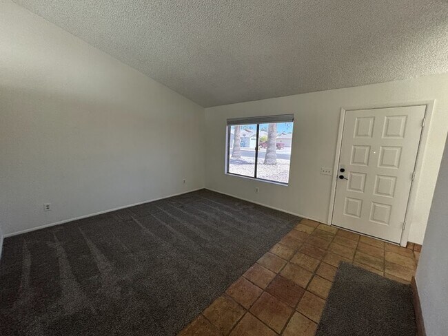 1618 E Sandra Terrace Phoenix, AZ 85022 photo 3