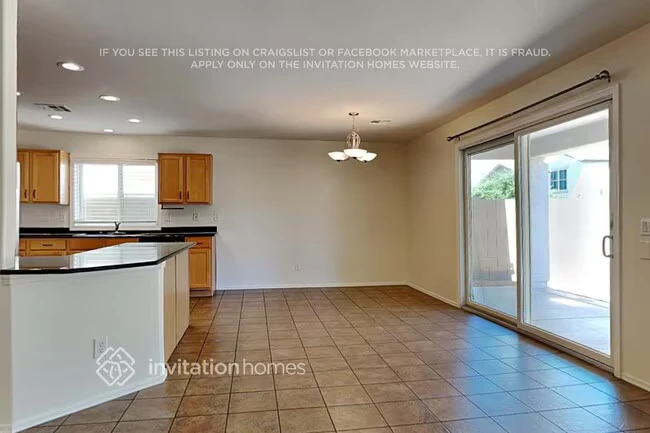 2246 E Bowker St Phoenix, AZ 85040 photo 5