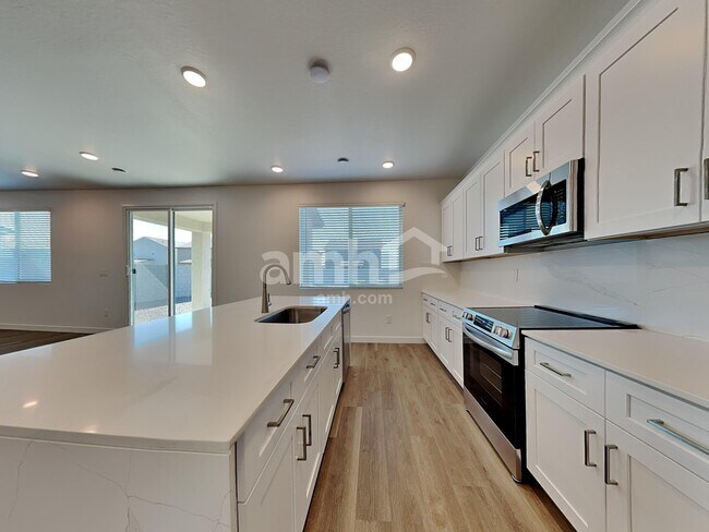 9718 W Tamarisk Ave Tolleson, AZ 85353 photo 3