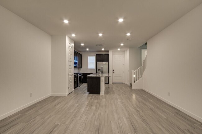 1087 E Chapman Dr Chandler, AZ 85286 photo 4