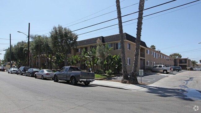 Madison Avenue Manor photo 2