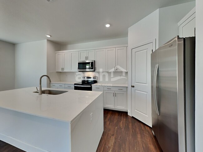 17166 W Lawrence Ln photo 3