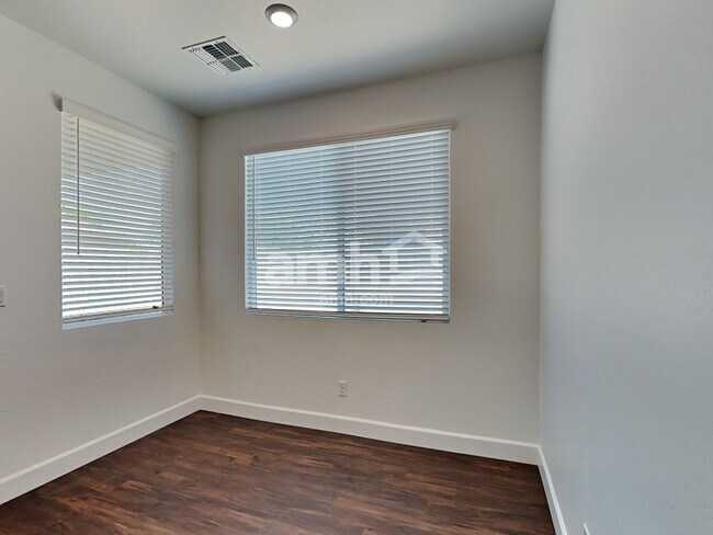 17166 W Lawrence Ln photo 5