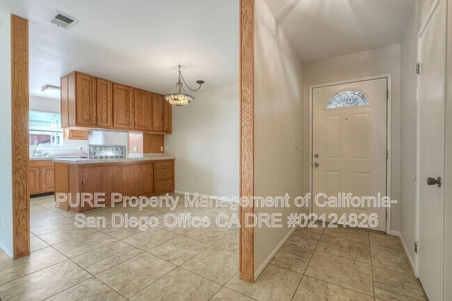 727 Melrose Pl Vista, CA 92083 photo 5