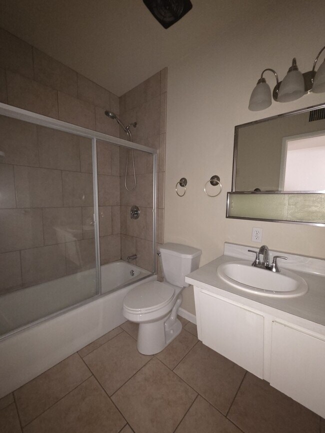 1110 E Broadmor Dr Tempe, AZ 85282 photo 5