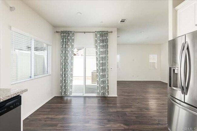 264 Oberlander Way Fallbrook, CA 92028 photo 4