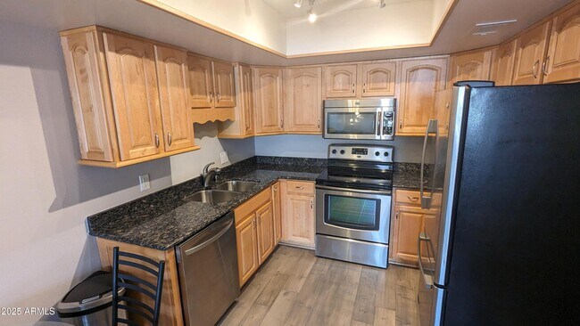7910 E Camelback Rd Scottsdale, AZ 85251 photo 3