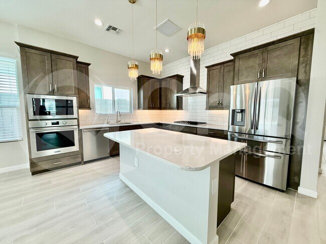 10438 W Salter Dr Peoria, AZ 85382 photo 5