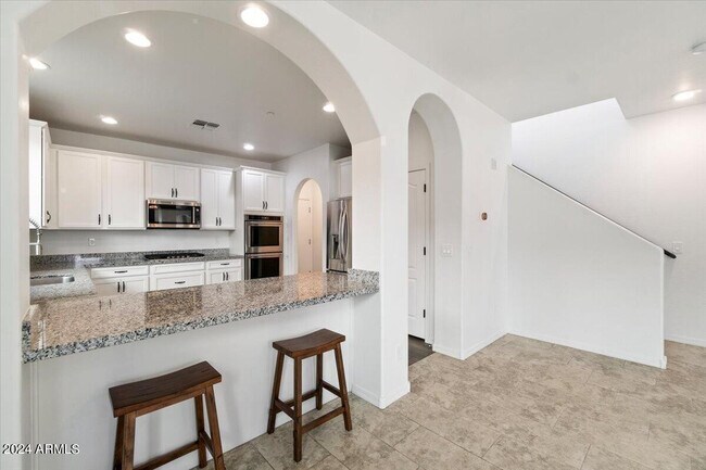 12318 W Cactus Blossom Trail Peoria, AZ 85383 photo 4