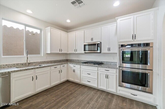 12318 W Cactus Blossom Trail Peoria, AZ 85383 photo 5
