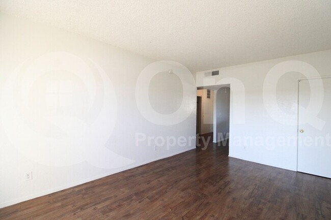 351 E Thomas Rd Phoenix, AZ 85012 photo 5