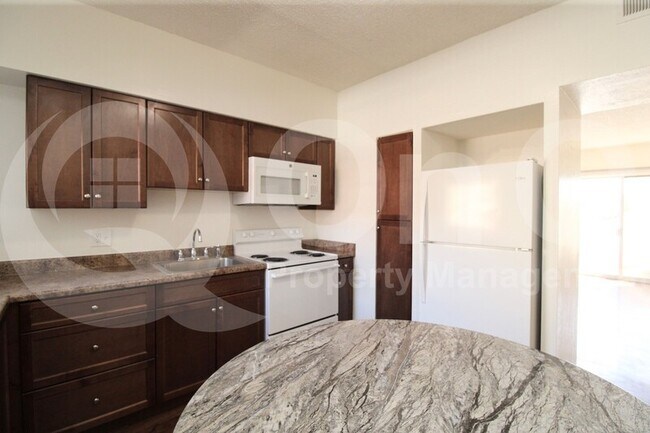 351 E Thomas Rd Phoenix, AZ 85012 photo 2