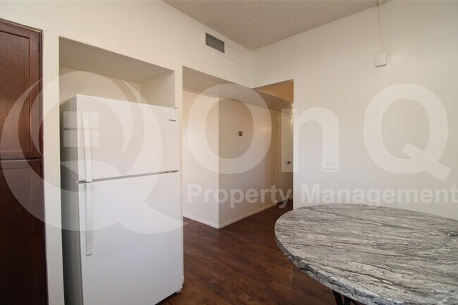 351 E Thomas Rd Phoenix, AZ 85012 photo 3