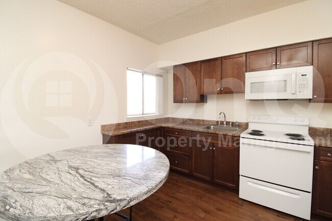 351 E Thomas Rd Phoenix, AZ 85012 photo 4