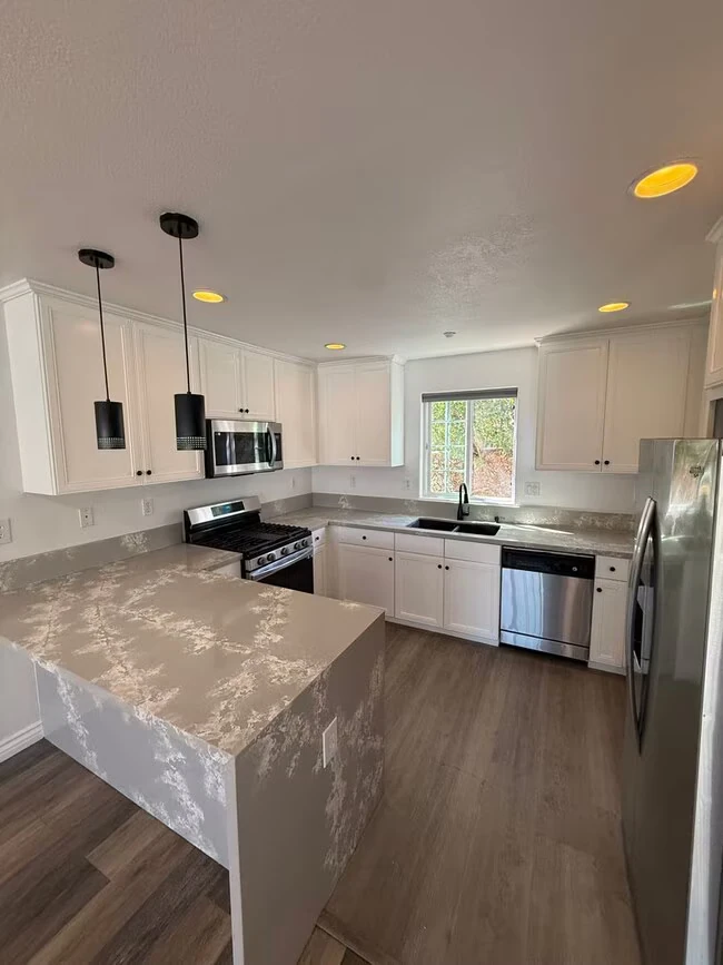 5084 Guava Ave La Mesa, CA 91942 photo 2