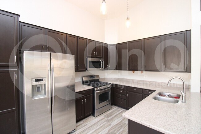 2764 E Highland Ct Gilbert, AZ 85296 photo 4