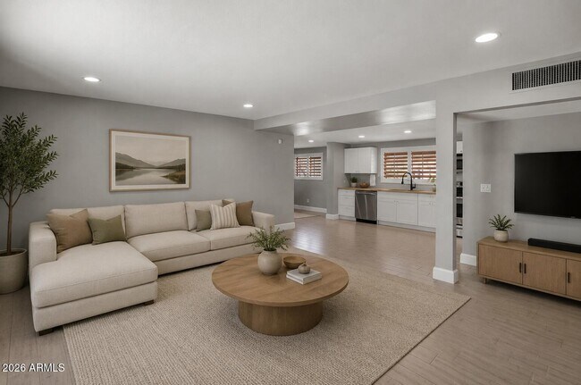 4916 E Amelia Ave Phoenix, AZ 85018 photo 4