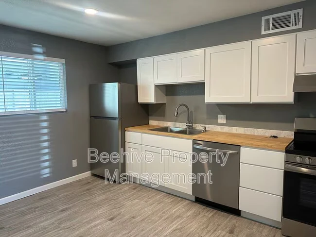 1315 W 4th St Tempe, AZ 85281 photo 4