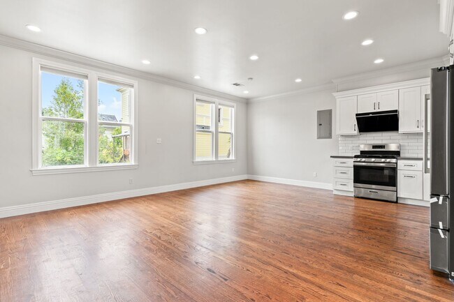 1430 Benton St Alameda, CA 94501 photo 4