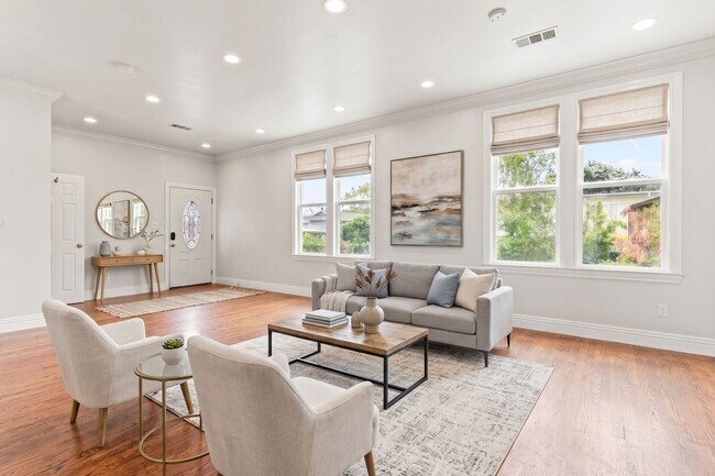 1430 Benton St Alameda, CA 94501 photo 2