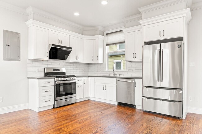 1430 Benton St Alameda, CA 94501 photo 5