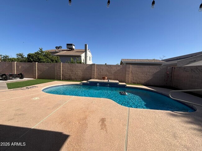 11322 N 69th Dr Peoria, AZ 85345 photo 3