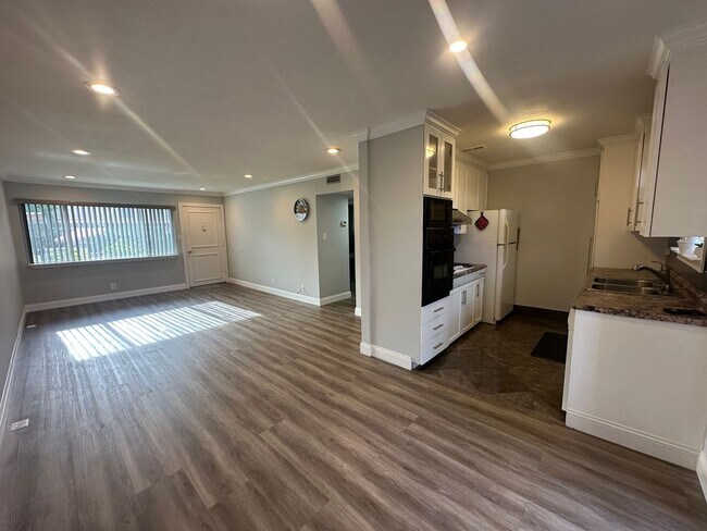 1357 Phelps Ave San Jose, CA 95117 photo 2