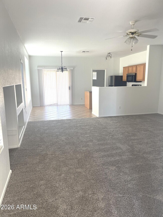 30332 N Desert Willow Blvd San Tan Valley, AZ 85143 photo 4