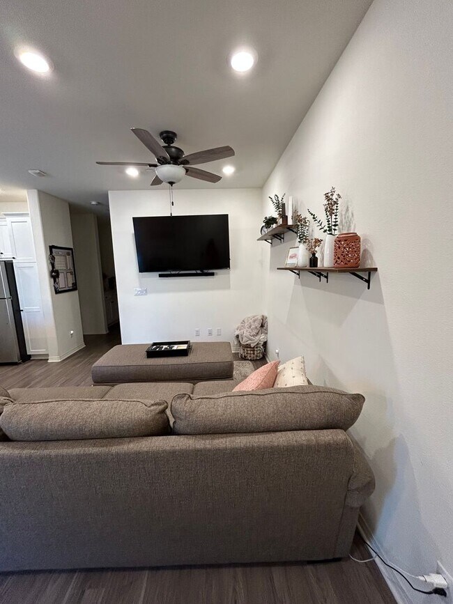 24145 Dolcetto Ave Murrieta, CA 92562 photo 2