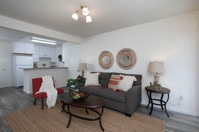 3549 Castle Glen Dr San Diego, CA 92123 photo 5