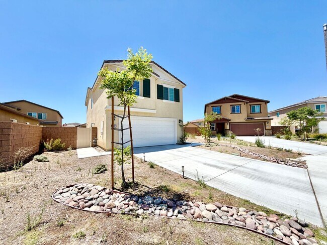 30607 Cyclone Ave Winchester, CA 92569 photo 2