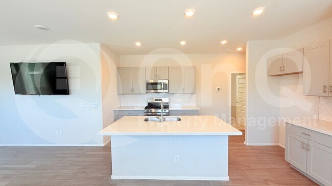 14664 W Valentine St Surprise, AZ 85379 photo 4