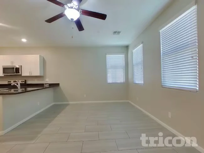 12595 W Gentle Rain Rd Peoria, AZ 85383 photo 4
