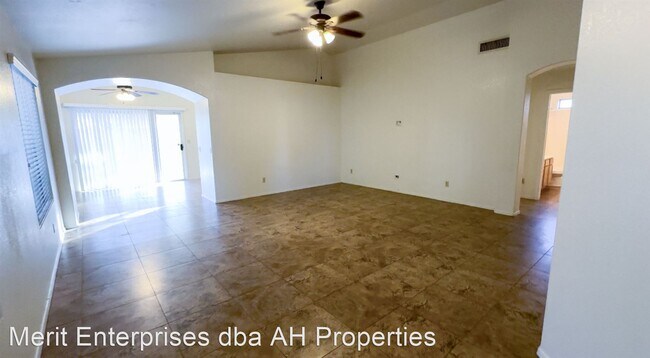 8325 W Bloomfield Rd Peoria, AZ 85381 photo 2