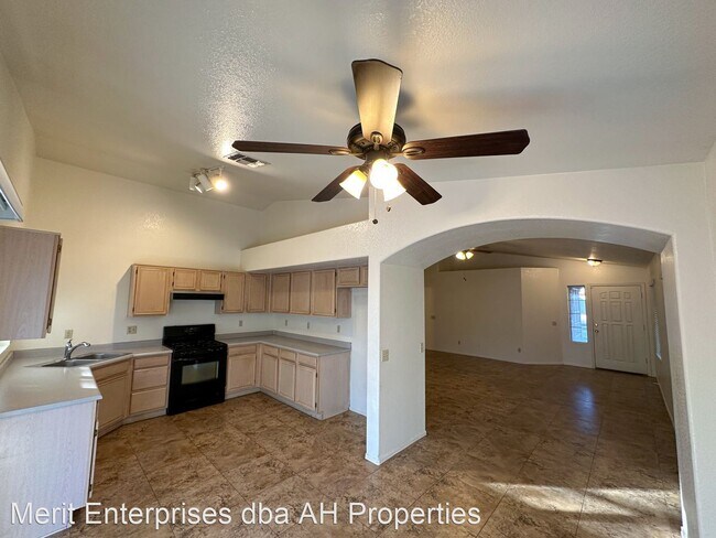 8325 W Bloomfield Rd Peoria, AZ 85381 photo 3