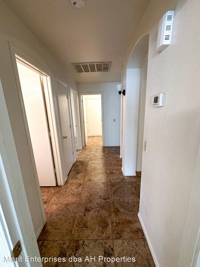 8325 W Bloomfield Rd Peoria, AZ 85381 photo 4