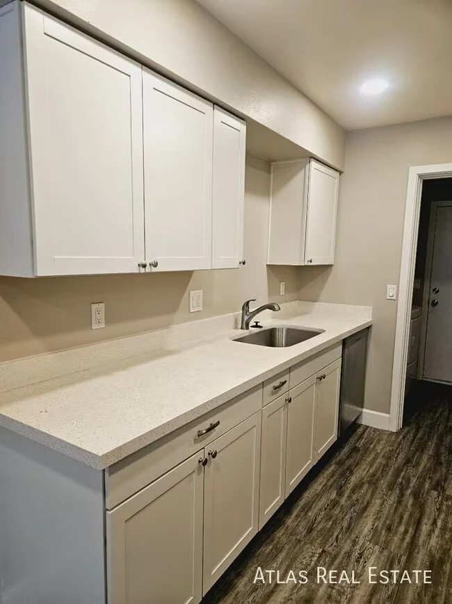 2826 E Capri Cir Mesa, AZ 85204 photo 4